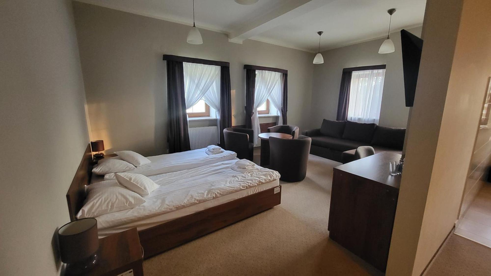Hotel Chancza Spa & Restauracja Rakow  외부 사진