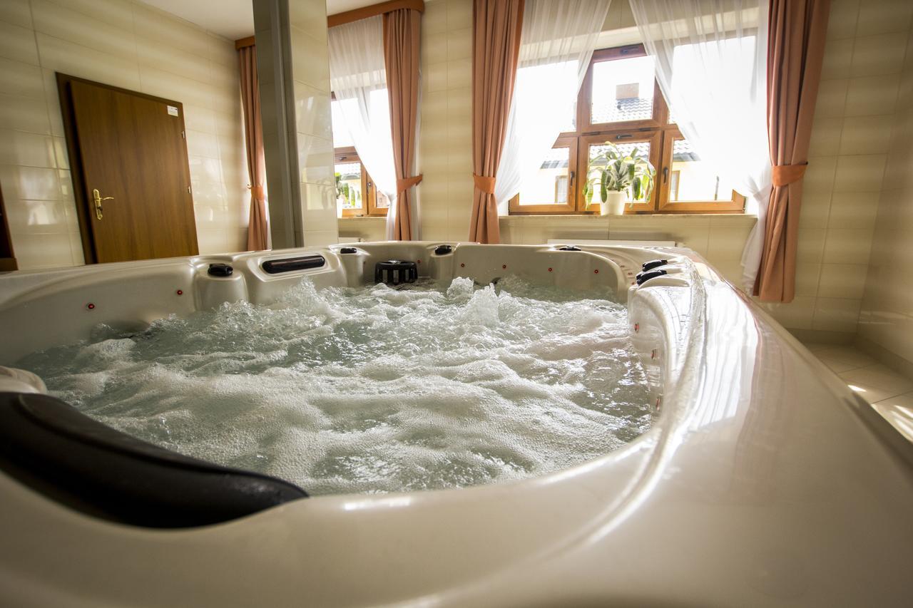 Hotel Chancza Spa & Restauracja Rakow  외부 사진